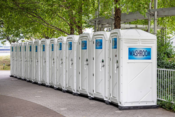Best Porta potty rental near me  in Roseville, OH